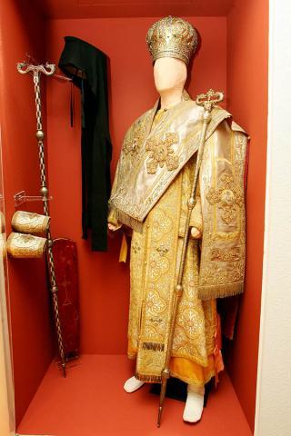 episcopal-vestments.jpg